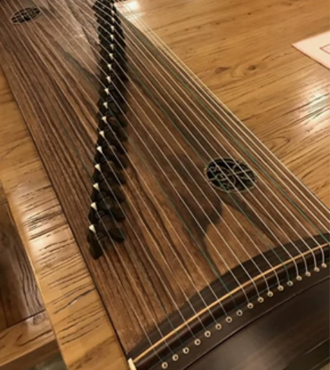 本人有台闲置的古筝，买时3800，现价15...
