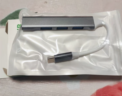 拓展坞全新未拆封，1拖4一拖四。4个USB...