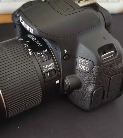 1、佳能EOS 700D 单反套机 18-...