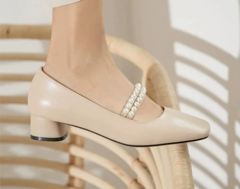 全新温汀·摩诺粗跟方头单鞋，百搭中跟真皮皮...