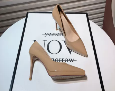 裸色高跟鞋女2022年秋季走秀款漆皮防水台...