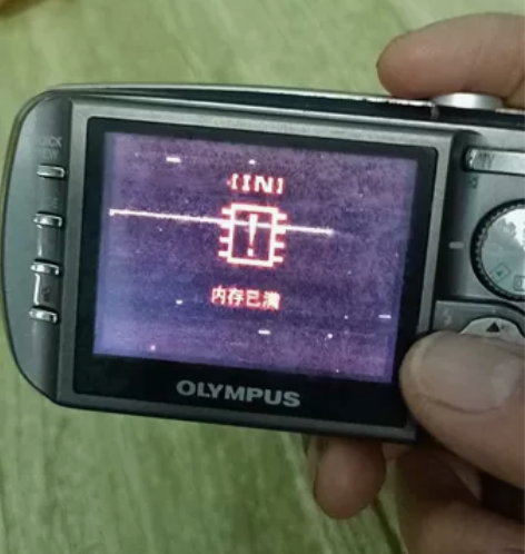 奥林巴斯相机800没有内存卡，这个样子，好...