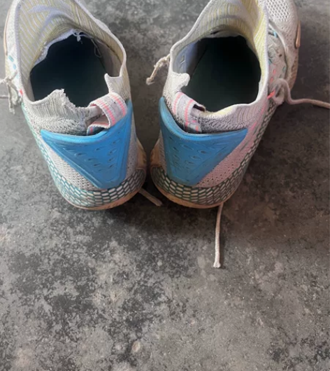 还有这个也是自穿的 安踏kt5 也是45码...