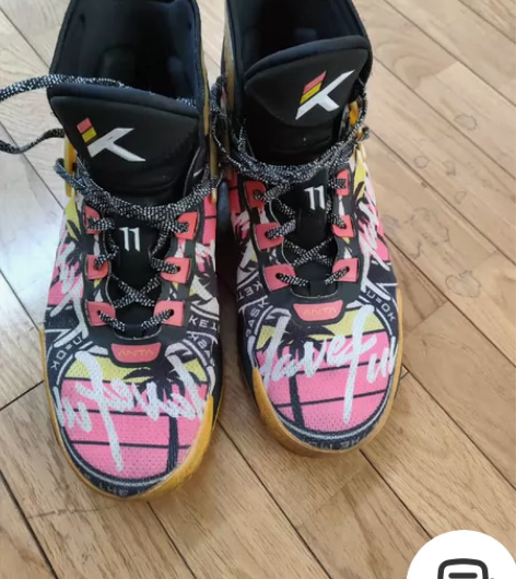 安踏kt5，实体店购入，好久没穿了，44....