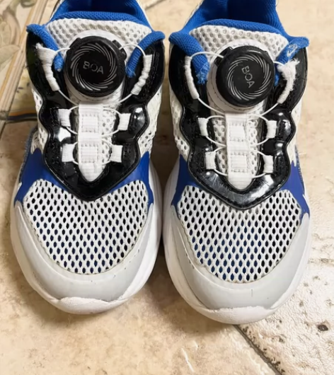 Fila儿童运动鞋，深圳华强北茂业商场购买...