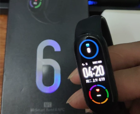 去年双十一买的小米手环6 NFC版，有划痕...
