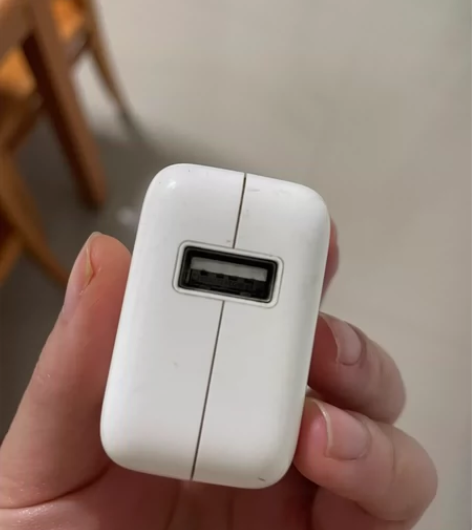 苹果充电头 感兴趣的话点“我想要”和我私聊...
