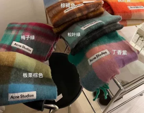 Ac羊驼绒格纹围巾 八个颜色都有水洗标吊牌...