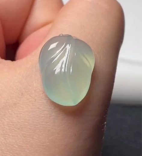 天然翡翠湖水晴纯美叶子裸石 水汪汪细腻圆润...