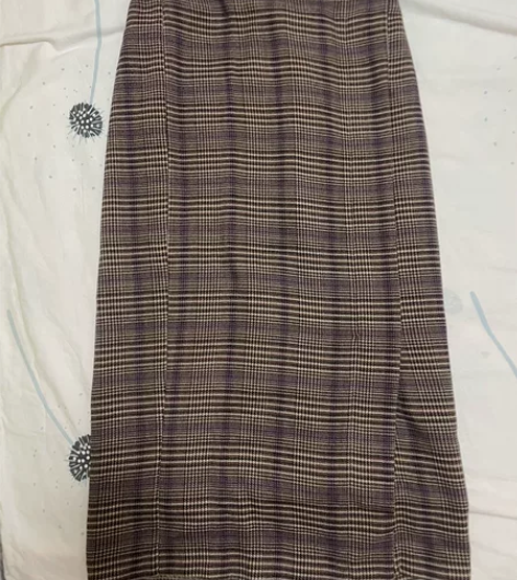 Gu格纹秋冬半身裙，A字裙，M码。因长胖了...