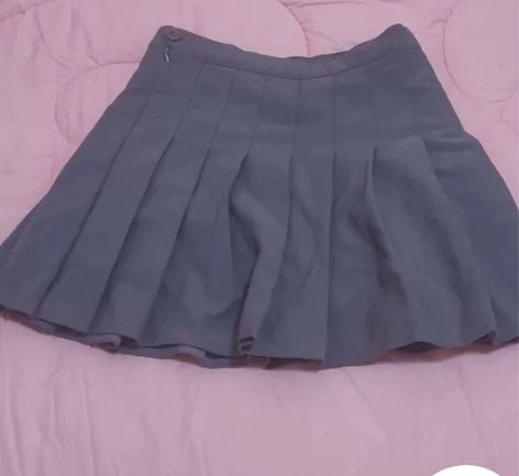 百褶裙短裙秋冬高腰风学院a字裙 感兴趣的话...