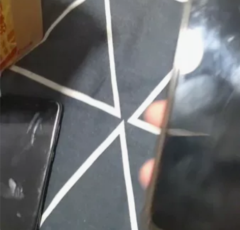 华为畅享9，4+64G，黑色。屏幕摔过，有...