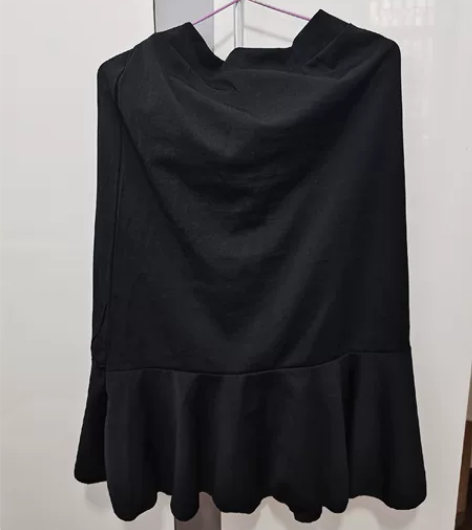 鱼尾裙白菜价转让，几乎全新，仅试穿。XL码...