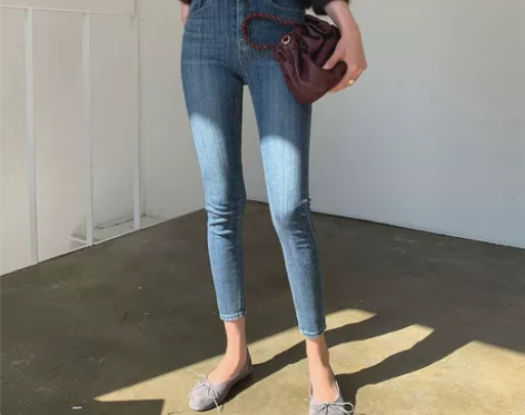 【礼遇价】浅色牛仔裤女加绒2021年秋冬新...