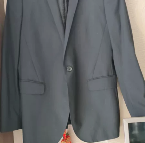 正肩男士 西装 布料立挺 感兴趣的话点“我...