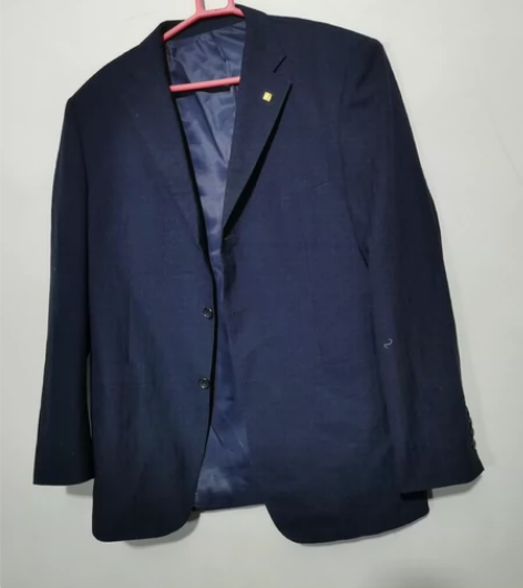 男士西服含羊毛的，意大利版型，衣长78胸围...