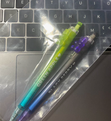 日本限定小熊软糖中性笔 笔芯颜色为黑色，绿...