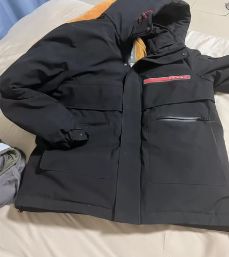男士棉服羽绒服 XL穿了两个月过年买到更合...