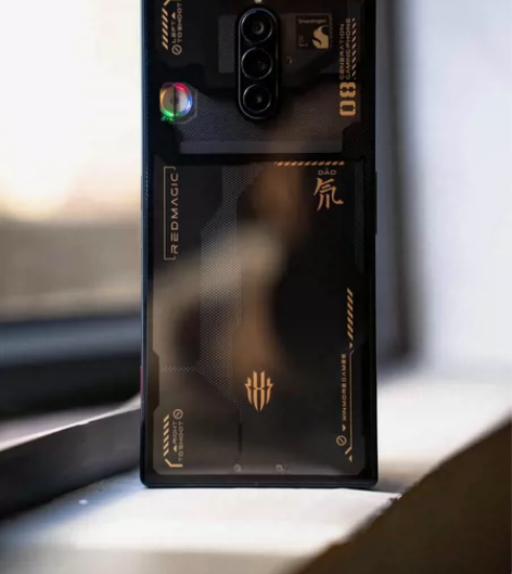 努比亚 nubia 红魔8Pro全面屏下游...