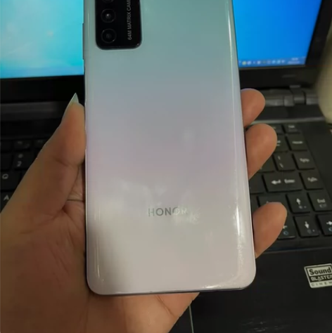 荣耀play4.5g手机.运行6g.机身1...