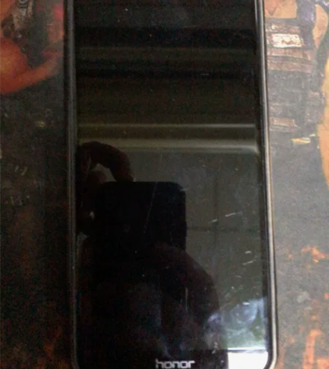 华为手机 荣耀7x  4+128g 成色一...