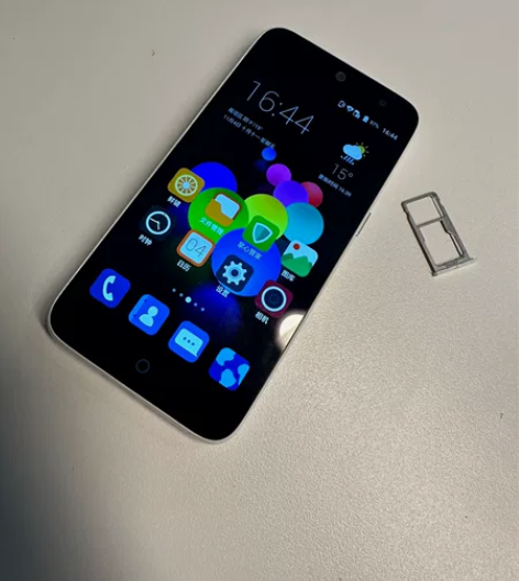 电信版中兴手机，只支持电信网络，前后摄像头...