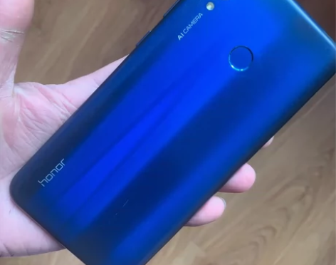 荣耀8c 4+64 无账号!外屏破已...