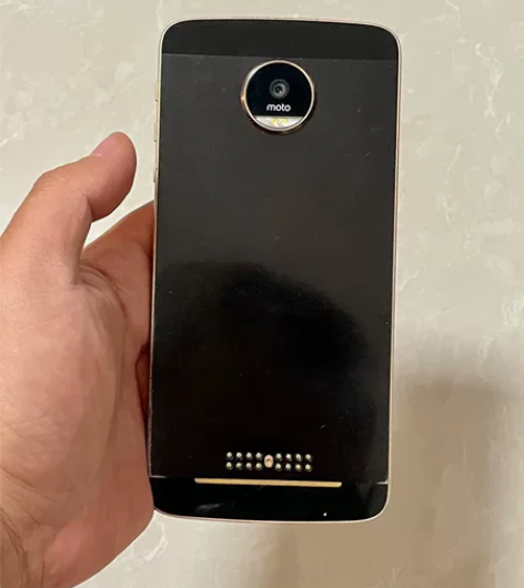 摩托罗拉 MOTO Z手机 型号：XT16...