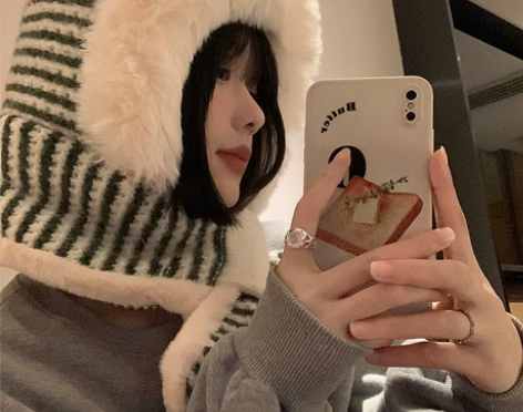条纹毛绒帽子围巾一体女冬季韩版显脸小骑车防...