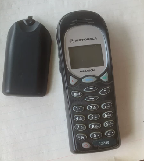 摩托罗拉t2288手机，没有电池，配件价出...