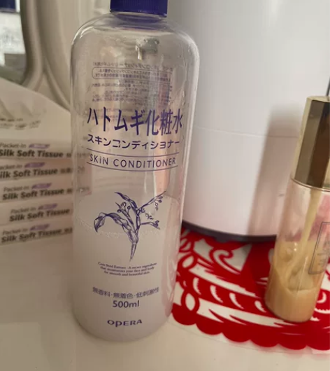 娥佩兰薏仁化妆水，付邮费送！之前在胖东来买...