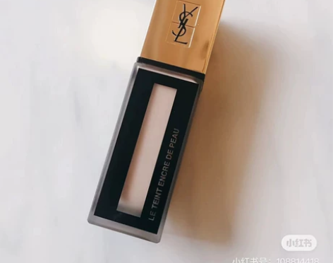 ysl羽毛粉底B20 出分装，原装自留，还...