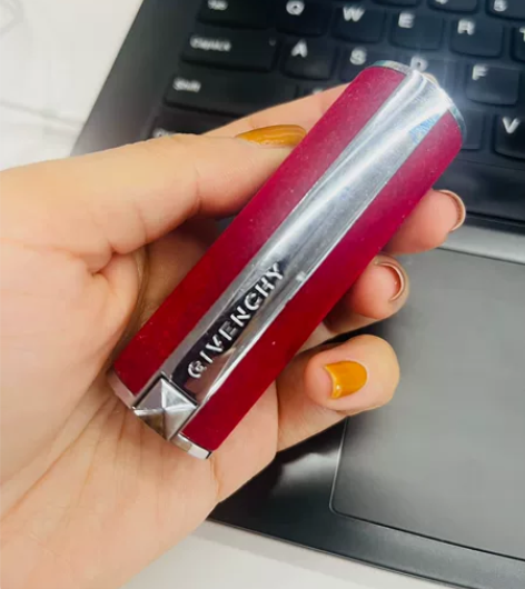 纪梵希 红丝绒口红 N34 正品正品 自用...