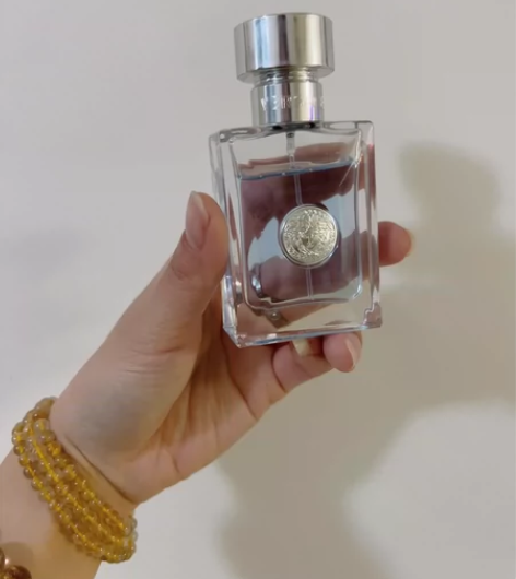 香水甩了 赔太多了 心在流血 不做介绍了 ...