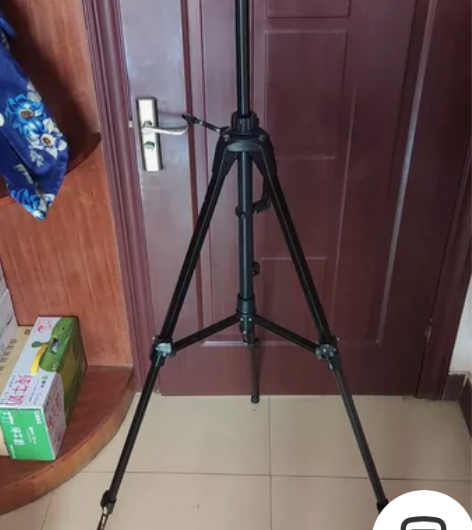 转让一个马丽牌铝合金画架，功能正常，可以使...