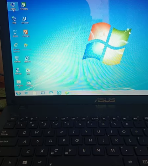 华硕笔记本电脑x552v，3代i5，一切正...