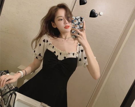 美美的夏夏雪纺连衣裙2019新款夏拼接小黑...