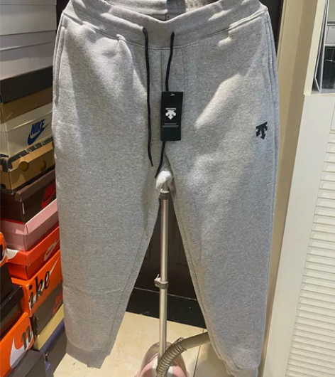 迪桑特加绒卫裤，宽松版型，全新，灰色m，m...