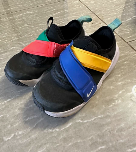 Nike小飞碟运动鞋 16cm 8成新 感...