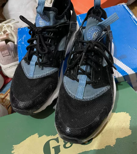 耐克36.5码 穿过2次，低价转咯，不退换！