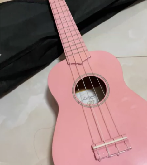 买了很久的尤克里里 很久都没有时间练习 要...