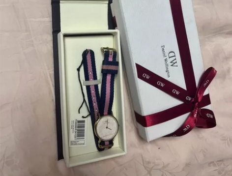 9新Dw手表女表 感兴趣的话点“我想要”和...