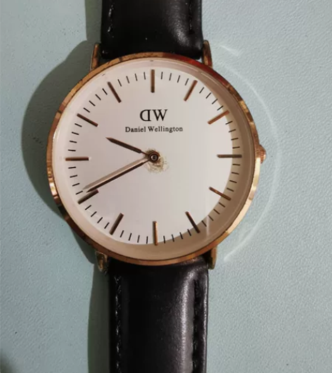 闲置的DW手表一枚，7成新，有使用痕迹但是...