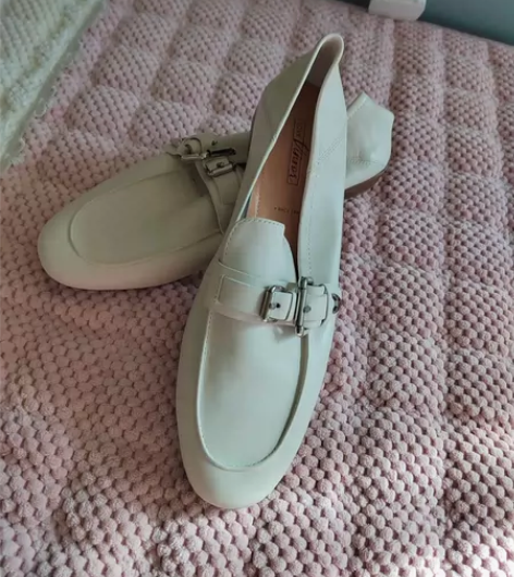 全新未穿 37码 LOVE linroe ...