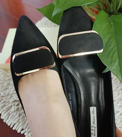 实体店买的，明星代言，正思佳品牌，秋冬单鞋...