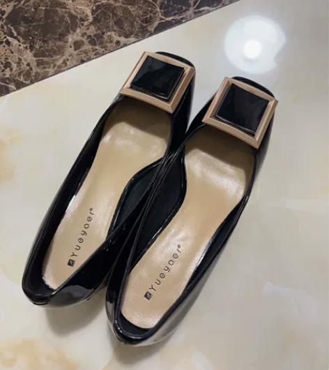 包邮 月牙儿方头法式优雅女鞋方扣粗跟中跟单...
