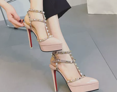 防水台高跟鞋女秋2019春新款铆钉尖头细跟...