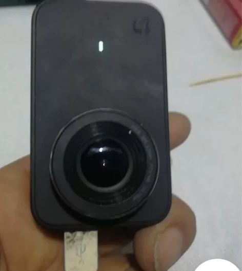 小米照相机， 没有电池， 镜头显示不全。 ...