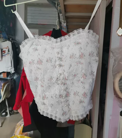 出闲置 都没怎么穿过  想要私聊  （二手...