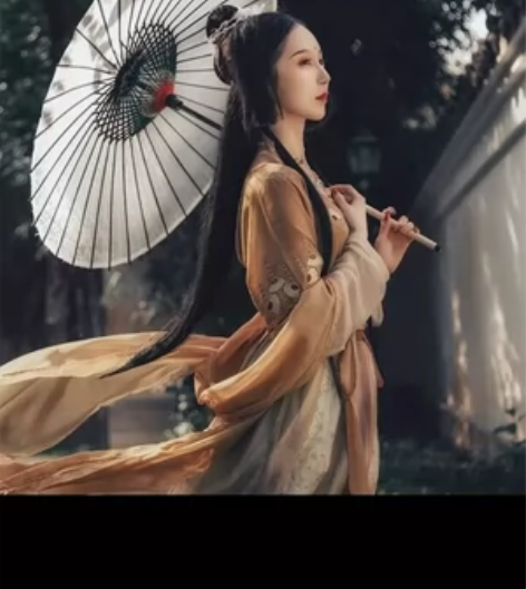 都城南庄新款异域风袒领原创绣花印花三件套日...